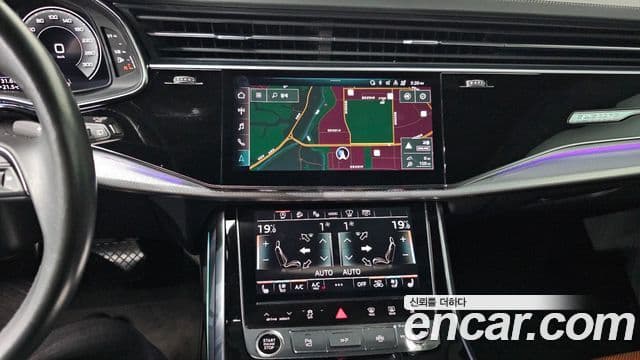 Audi Q7 2021 — ფოტო 16/20