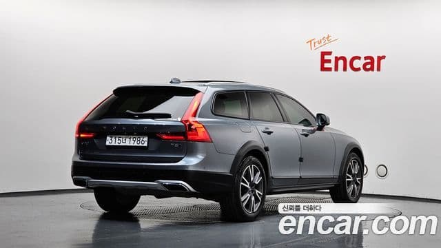 Volvo V90 Cross Country 2020 — ფოტო 2/20