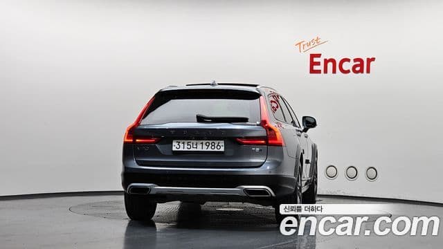 Volvo V90 Cross Country 2020 — ფოტო 4/20