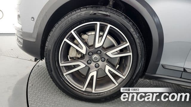 Volvo V90 Cross Country 2020 — ფოტო 5/20