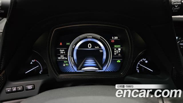 Lexus LS500h 2018 — ფოტო 11/20