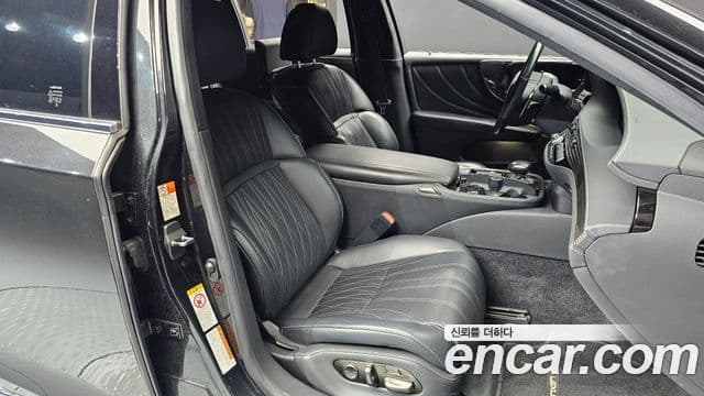 Lexus LS500h 2018 — ფოტო 15/20