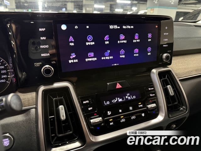 Kia Sorento 2021 — ფოტო 13/20