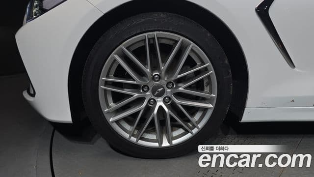 Genesis G70 2020 — ფოტო 5/20