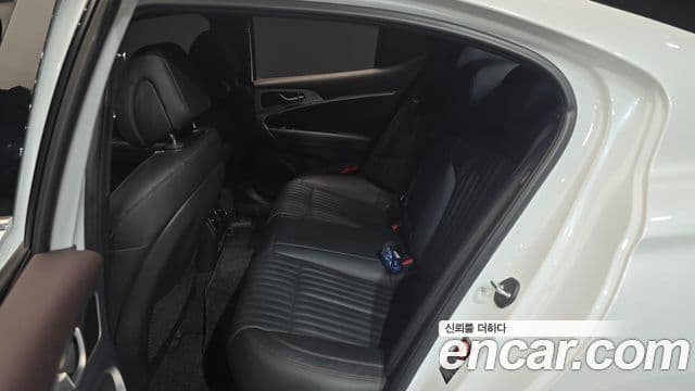 Genesis G70 2020 — ფოტო 12/20