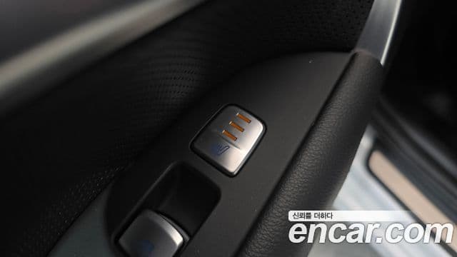 Genesis G70 2020 — ფოტო 17/20