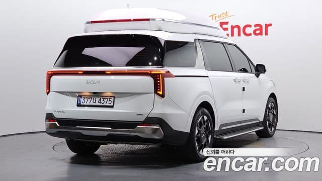 Kia Carnival 2024 — Şəkil 2/20