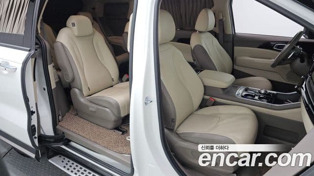Kia Carnival 2024 — Şəkil 17/20