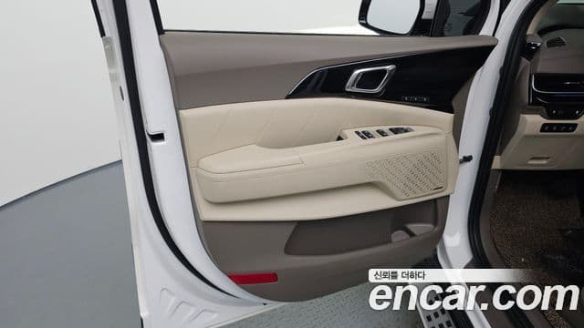 Kia Carnival 2024 — Photo 26/36