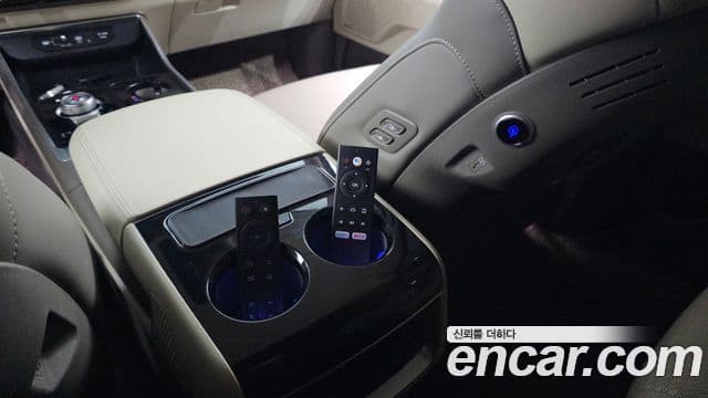 Kia Carnival 2024 — Photo 1/36