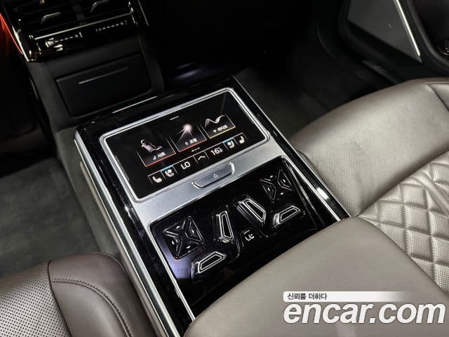 Audi S8 2021 — Şəkil 12/19
