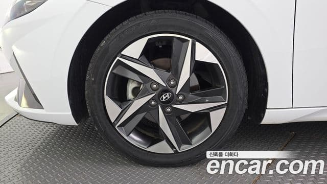 Hyundai Avante 2022 — ფოტო 5/20