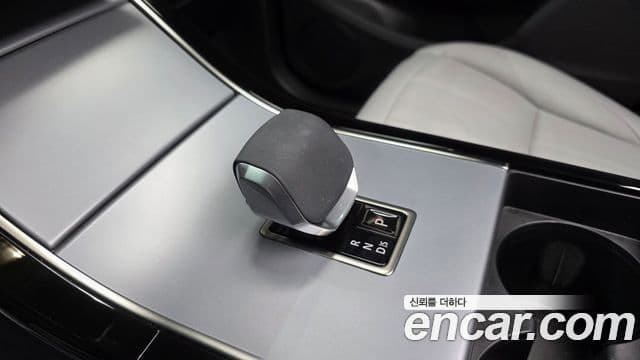 Land Rover Range Rover Evoque 2025 — Фото 9/20