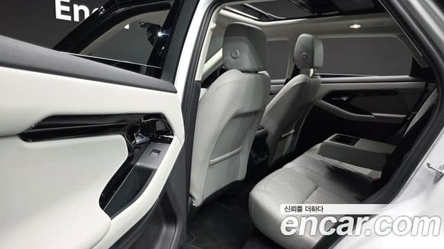 Land Rover Range Rover Evoque 2025 — Фото 11/20