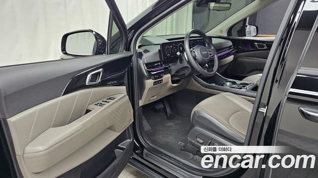 Kia Carnival 2024 — фото 10 из 20