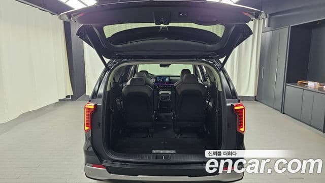 Kia Carnival 2024 — фото 16 из 20