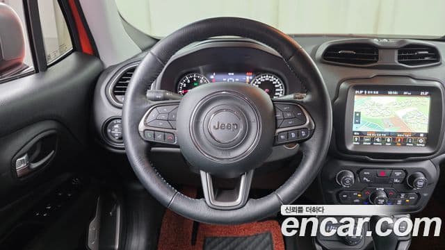 Jeep Renegade 2021 — Фото 12/20