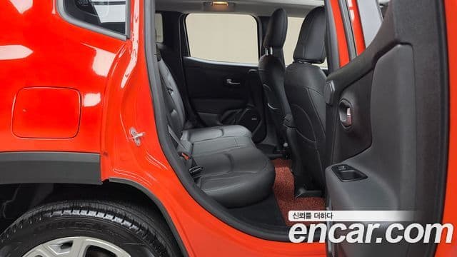 Jeep Renegade 2021 — Фото 17/20