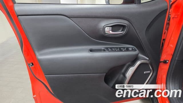 Jeep Renegade 2021 — Şəkil 11/31
