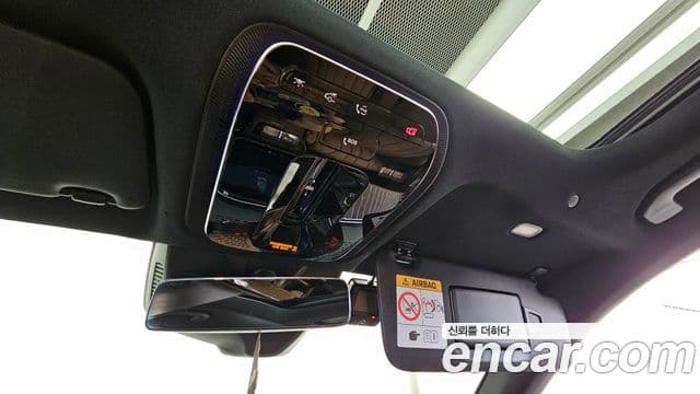 Mercedes-Benz E-Class 2024 — Photo 11/32