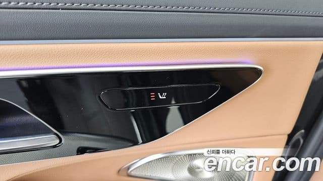 Mercedes-Benz E-Class 2024 — Photo 23/32