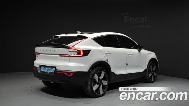 Volvo C40 Recharge 2023 — Şəkil 19/32
