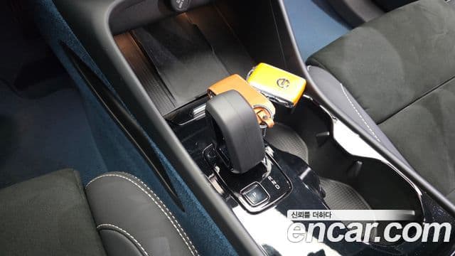 Volvo C40 Recharge 2023 — Şəkil 2/32