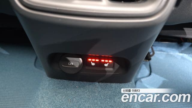 Volvo C40 Recharge 2023 — Şəkil 7/32