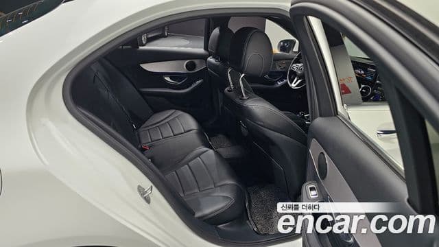 Mercedes-Benz C-Class 2020 — ფოტო 5/20