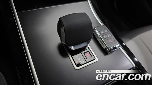 Land Rover Range Rover Evoque 2026 — Фото 13/20
