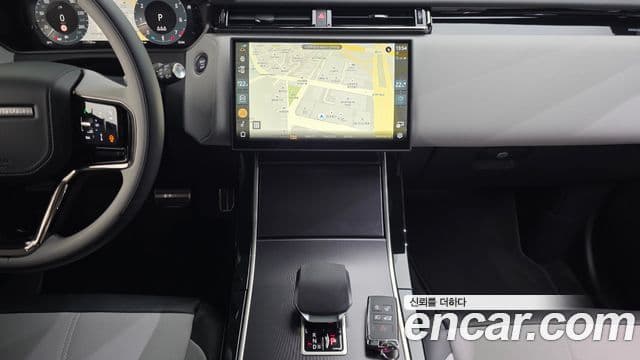 Land Rover Range Rover Velar 2026 — ფოტო 14/20