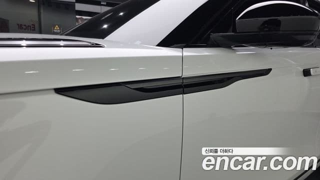 Land Rover Range Rover Velar 2026 — ფოტო 20/20
