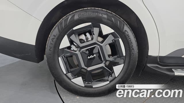 Kia Carnival 2024 — ფოტო 5/20