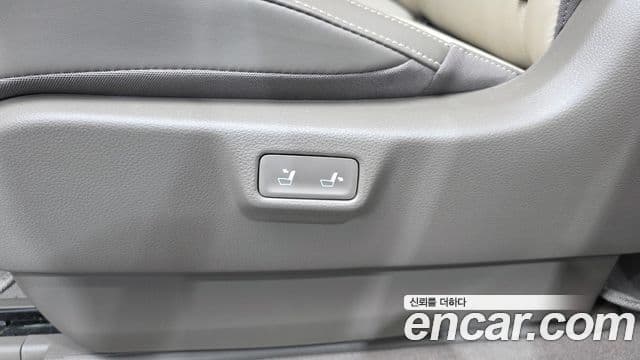 Kia Carnival 2024 — ფოტო 16/20