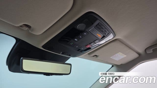 Kia Carnival 2024 — ფოტო 19/20