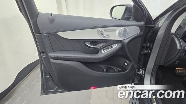 Mercedes-Benz GLC-Class 2019 — ფოტო 9/36