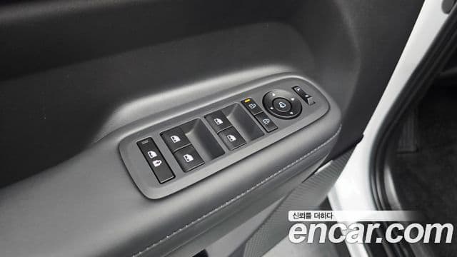 Hyundai Santa Fe 2023 — ფოტო 15/20