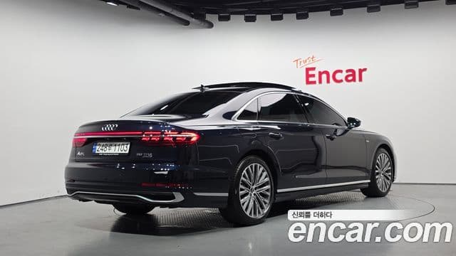 Audi A8 2023 — Photo 2/20