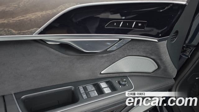 Audi A8 2023 — Photo 6/20