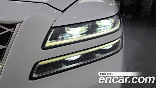 Genesis GV80 2022 — ფოტო 18/35