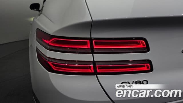 Genesis GV80 2022 — ფოტო 14/35