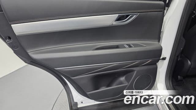 Genesis GV80 2022 — ფოტო 25/35