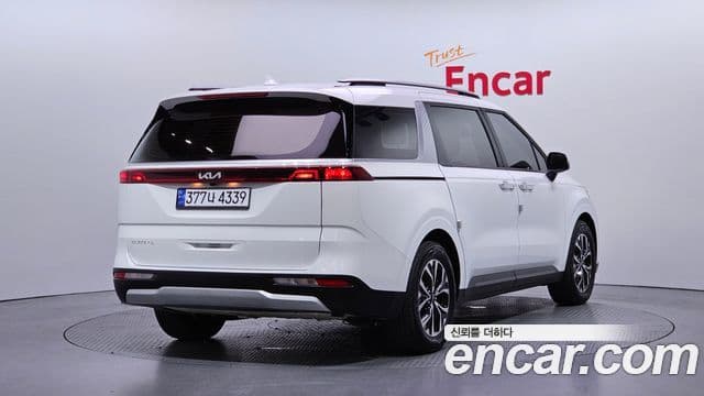Kia Carnival 2023 — Фото 2/20