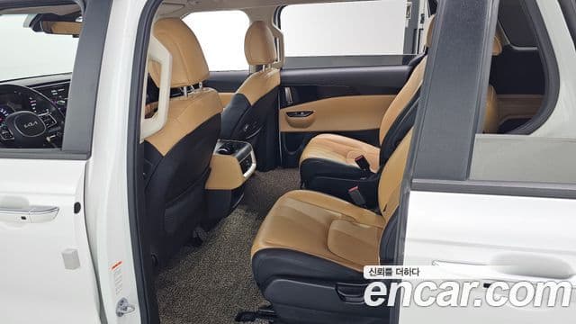 Kia Carnival 2023 — Фото 11/20
