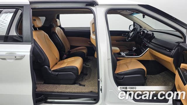 Kia Carnival 2023 — Фото 16/20