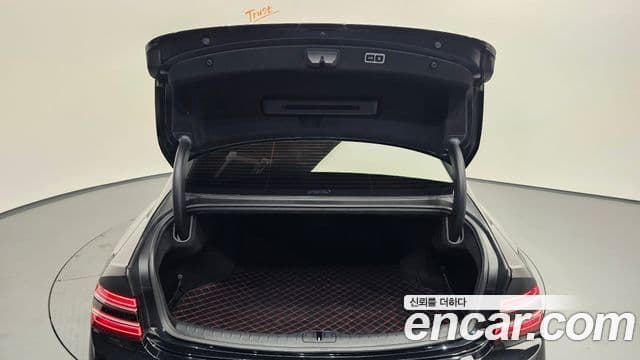 Genesis Electrified G80 2020 — Şəkil 18/20