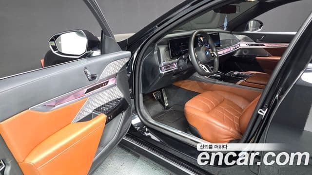 BMW i7 2023 — Şəkil 20/35