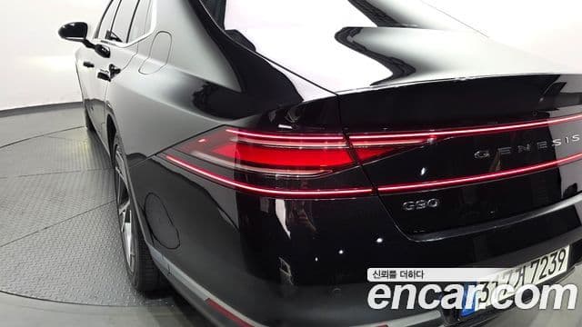 Genesis G90 2022 — ფოტო 1/38