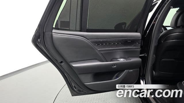 Genesis G90 2022 — ფოტო 24/38