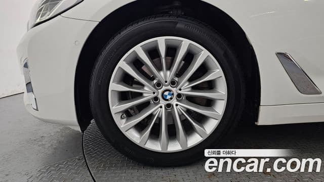 BMW 5 Series 2021 — Şəkil 5/20